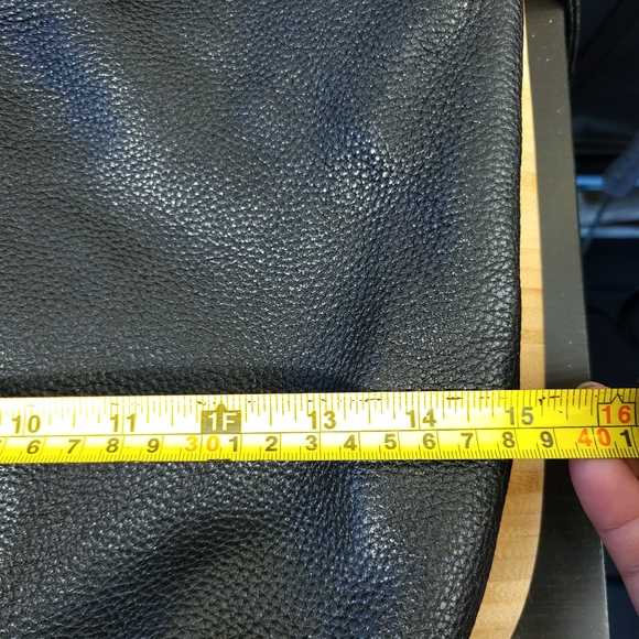 RARE Gucci Leather Bag with Bamboo and leather tassel detailing - Picture 9 of 16